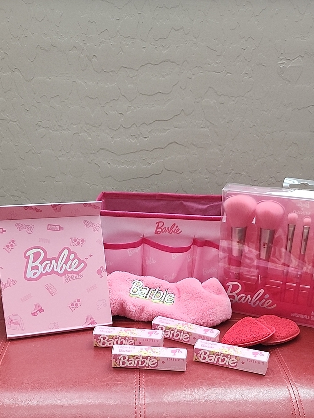 Barbie Pink Cosmetic Brush & Accessory Gift Set